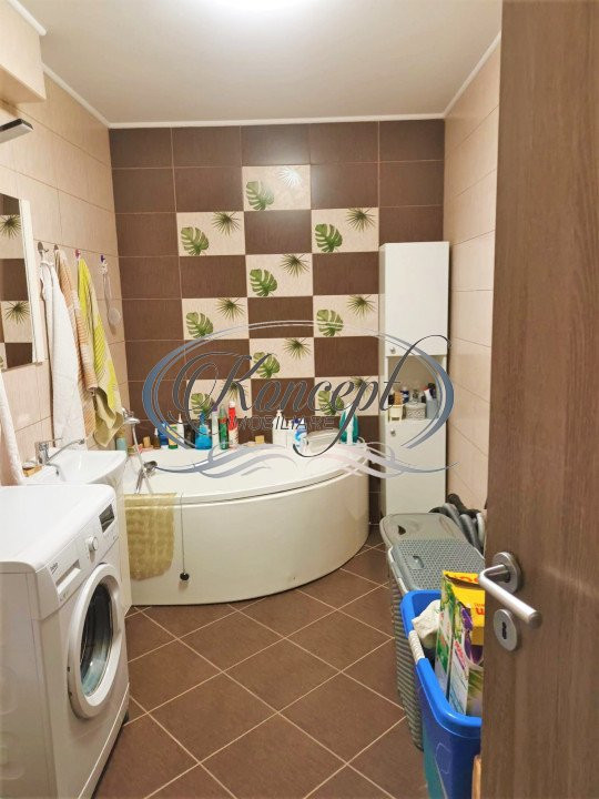 Apartament cu parcare, pe strada Florilor