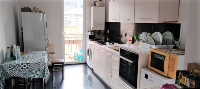 Apartament cu doua balcoane, pe strada Porii