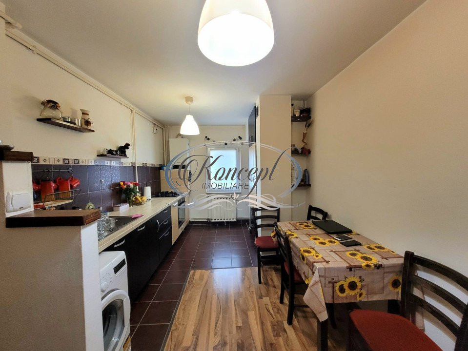 Apartament spatios pe strada Lacu Rosu