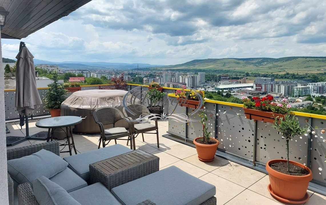 Penthouse cu panorama superba, zona Vivo