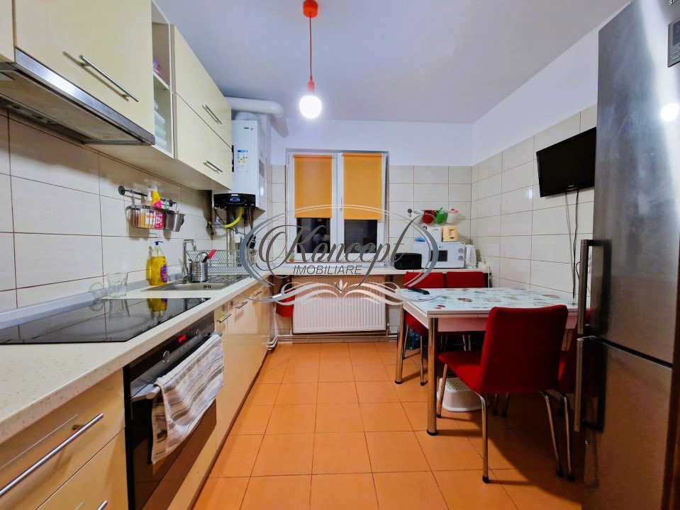 Apartament la etaj intermediar