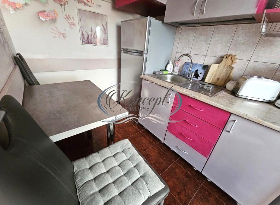 Apartament la cheie, Semicentral