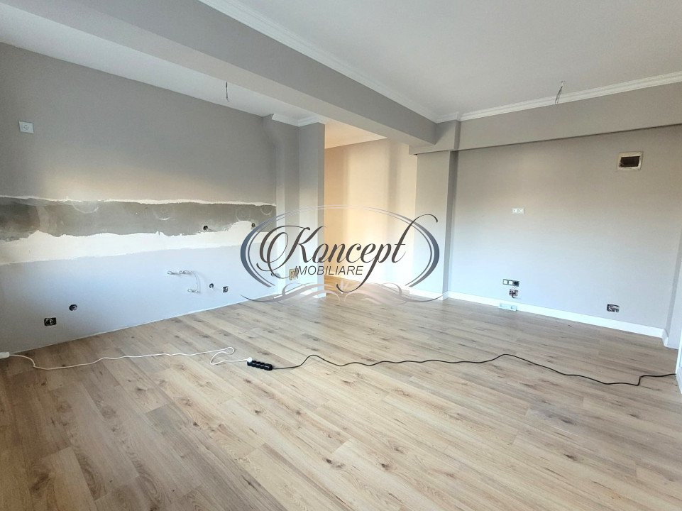 Apartament spatios cu parcare, zona Vivo