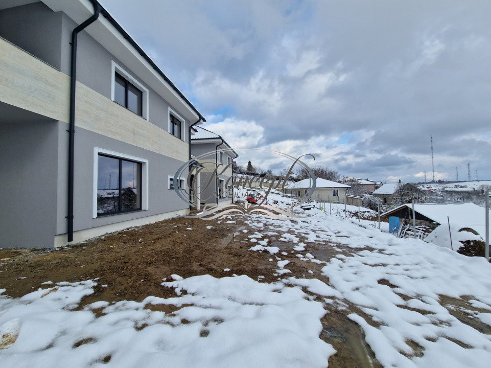 Casa cu panorama, in zona linistita