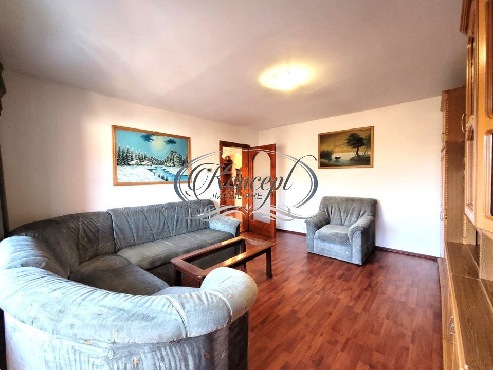 Apartament la etaj intermediar, cu parcare