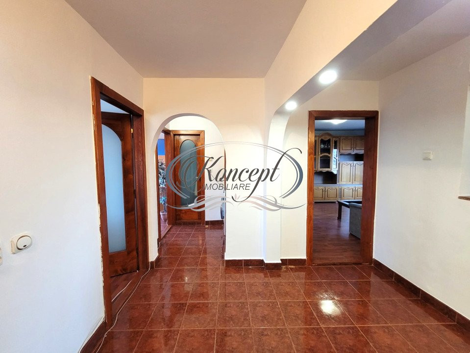 Apartament la etaj intermediar, cu parcare