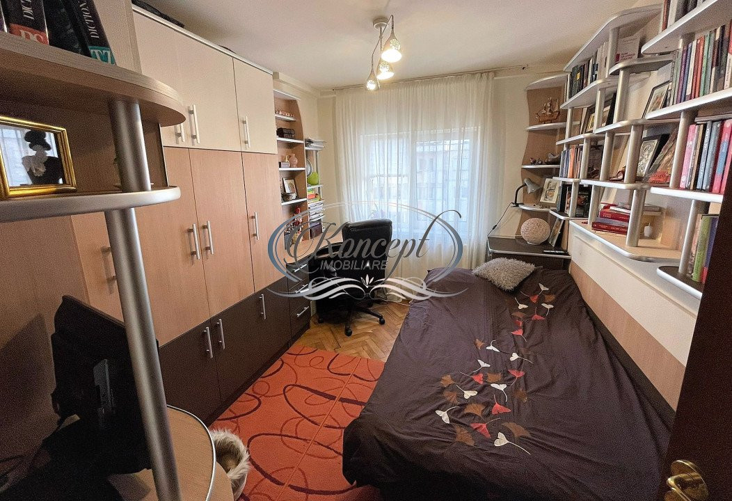 Apartament modern cu parcare, pe strada Tasnad