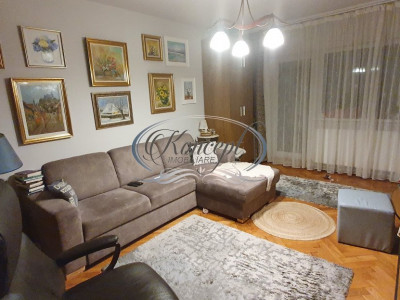 Apartament modern cu parcare, pe strada Tasnad